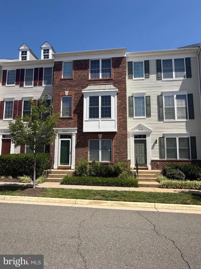 42818 Sykes Ter, Chantilly, VA 20152 - #1