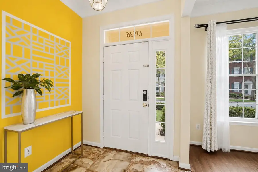 43536 Mink Meadows St, Chantilly, VA 20152 - #3