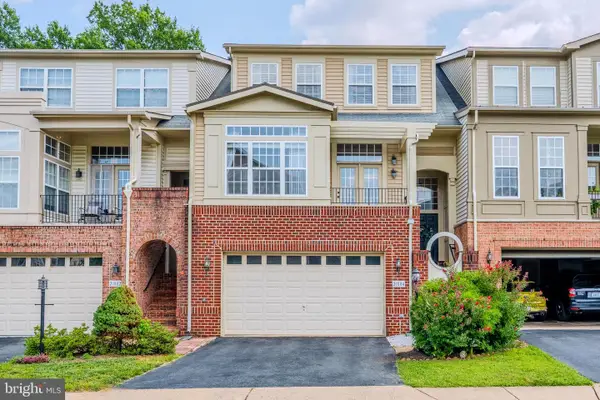 21884 Fieldthorn Ter, BROADLANDS, VA 20148