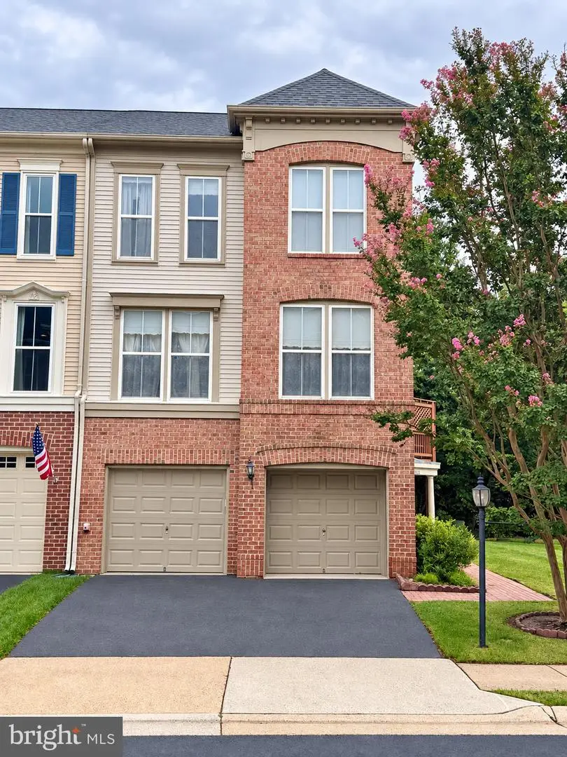 21424 Falling Rock Ter, Broadlands, VA 20148 - #1