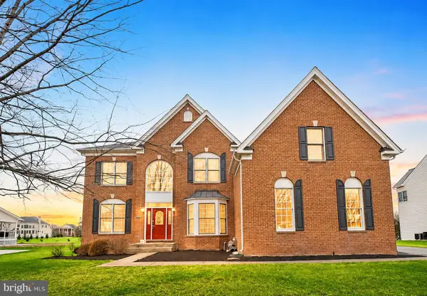 43577 Warden Dr, STERLING, VA 20166