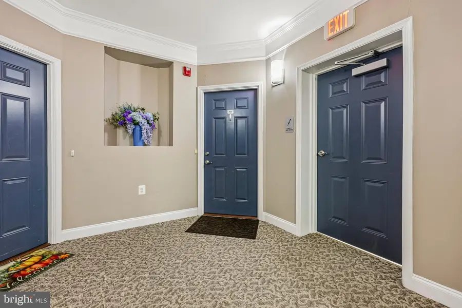 41900 Metamorphic Sq #400, Aldie, VA 20105 - #2