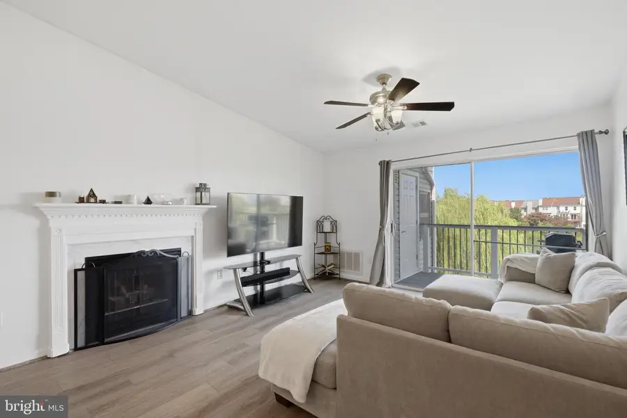 20586 Cornstalk Ter #302, Ashburn, VA 20147 - #2