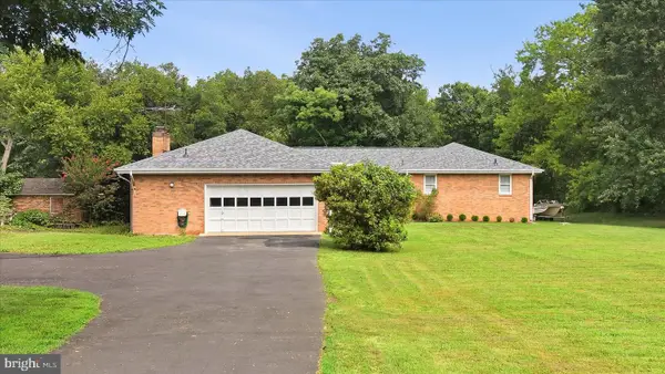 19141 Youngs Cliff Rd, STERLING, VA 20165