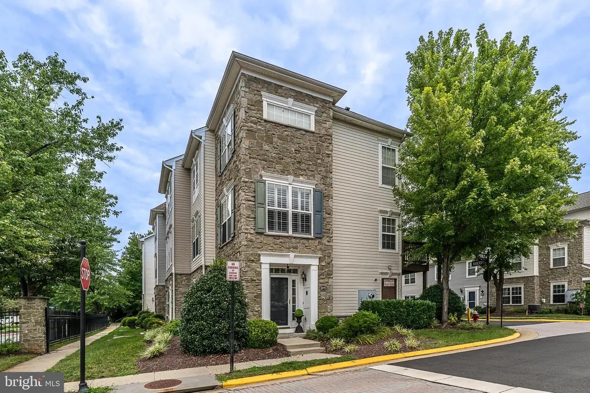 21775 Bancroft Ct, Ashburn, VA 20147 - #1