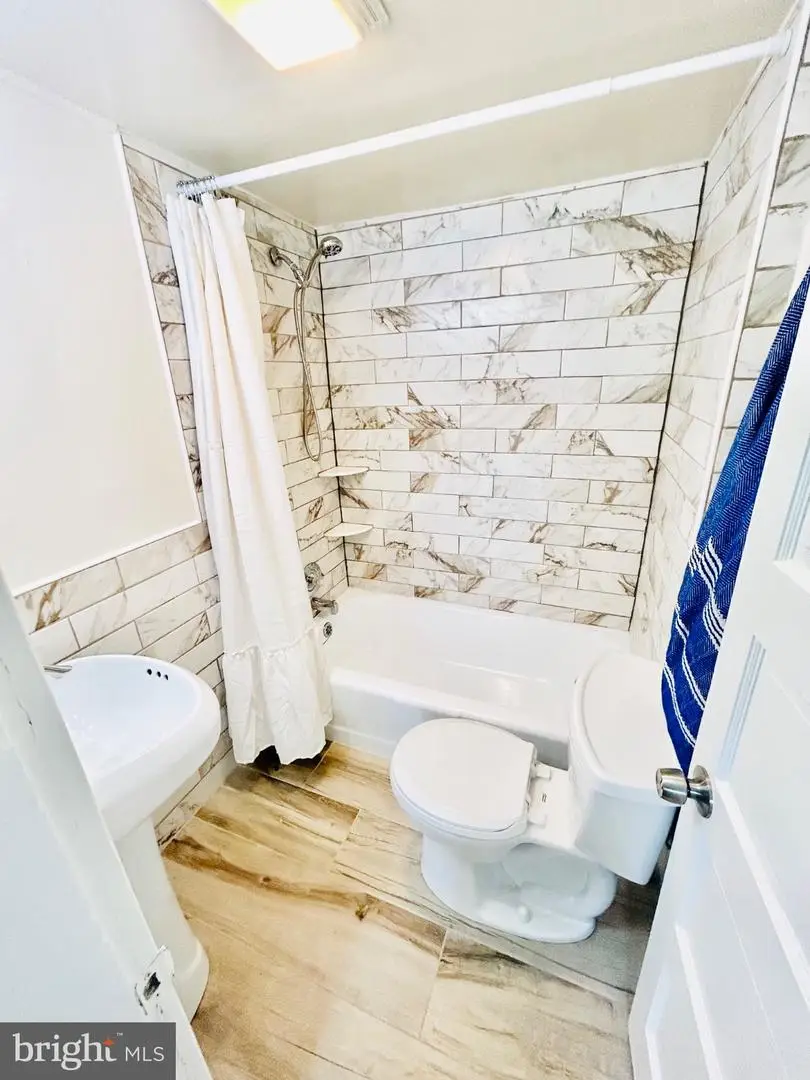 220 W O St, Purcellville, VA 20132 - #3