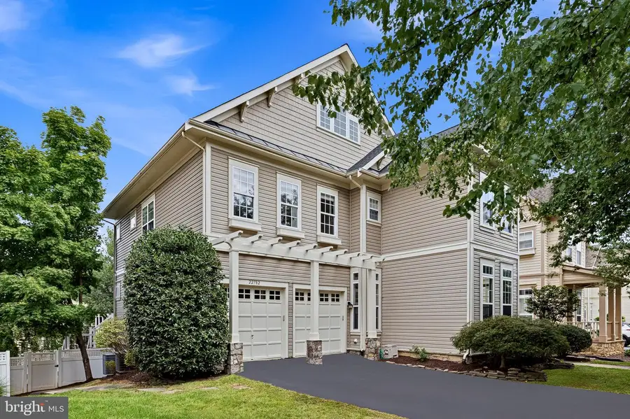 22782 Courtland Park Dr, Brambleton, VA 20148 - #2