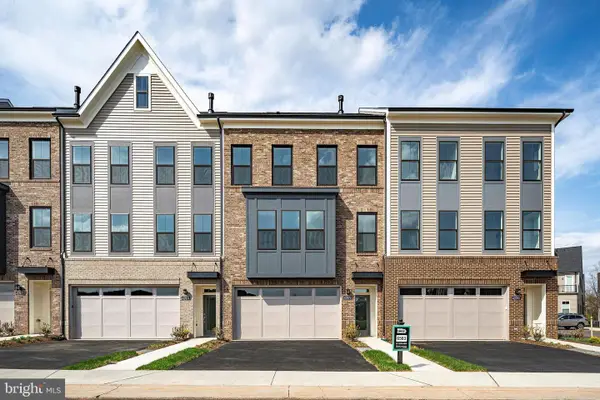 42976 Truman Ter, ASHBURN, VA 20148