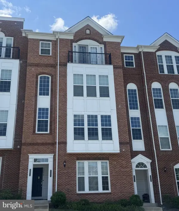 42677 Wardlaw Ter, ASHBURN, VA 20147