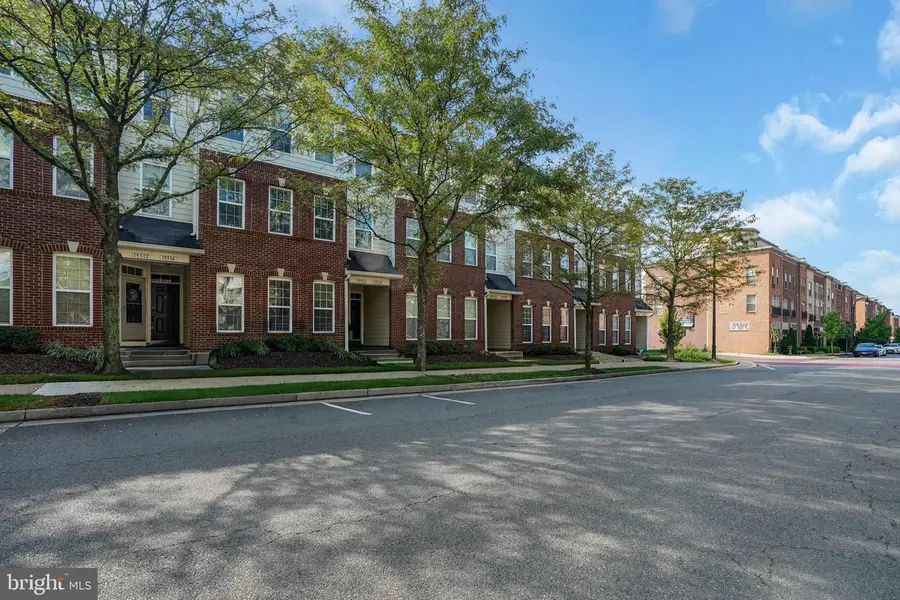19316 Diamond Lake Dr, Leesburg, VA 20176 - #3