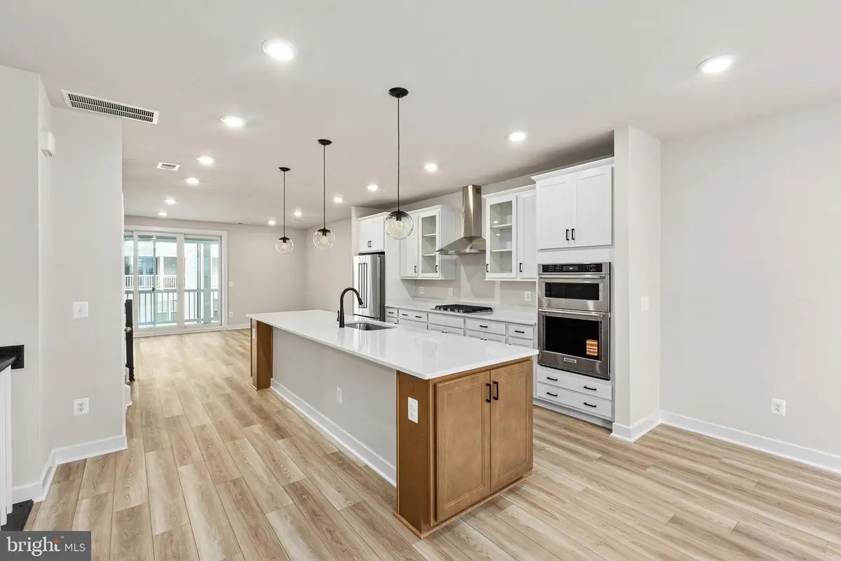20804 Cloongee Ter, Dulles, VA 20166 - #1