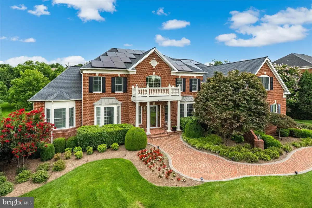 43126 Meadow Grove Dr, Ashburn, VA 20147 - #1