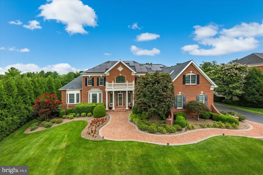 43126 Meadow Grove Dr, Ashburn, VA 20147 - #2