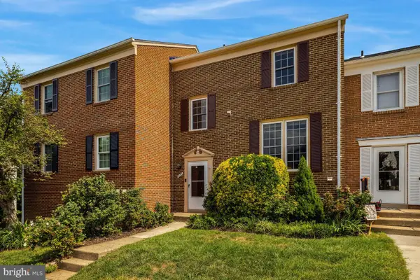 926 Sherwood Ct, STERLING, VA 20164