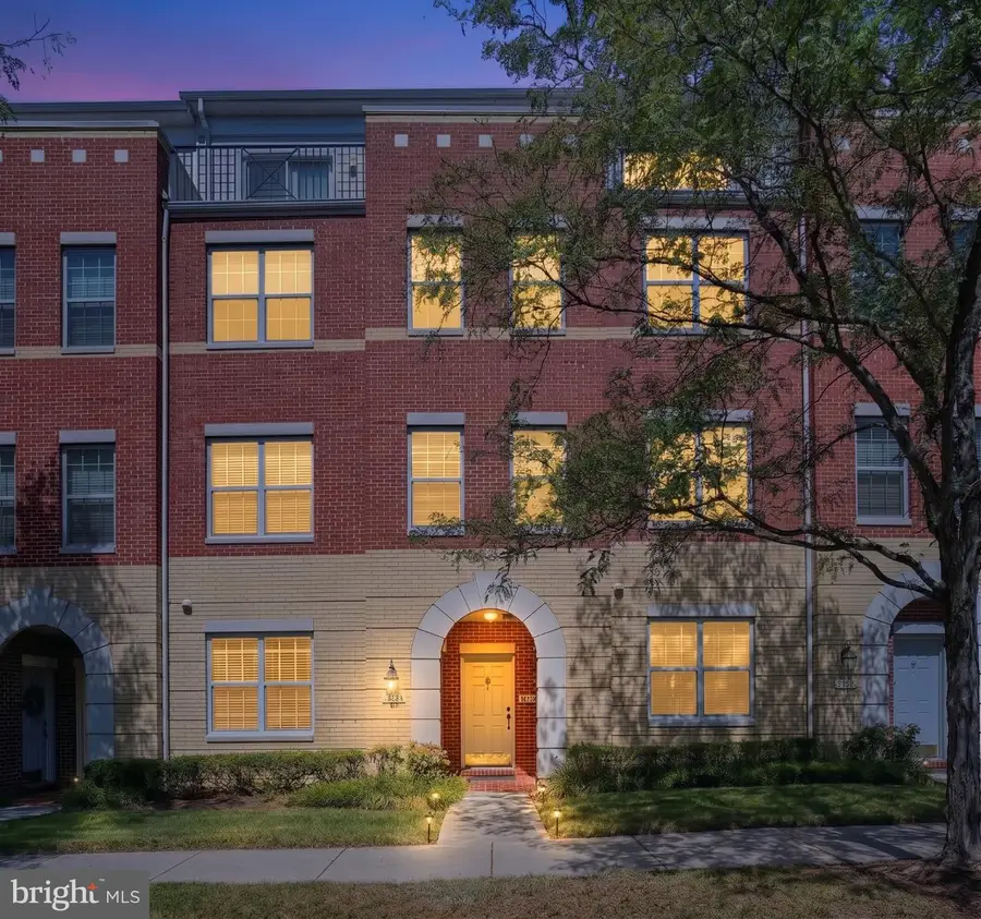 43620 Hampshire Crossing Sq, Leesburg, VA 20176 - #2