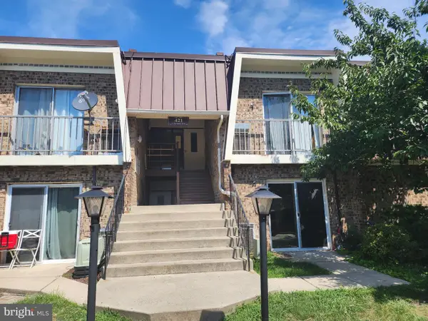 421 Dartmouth Dr #8, STERLING, VA 20164