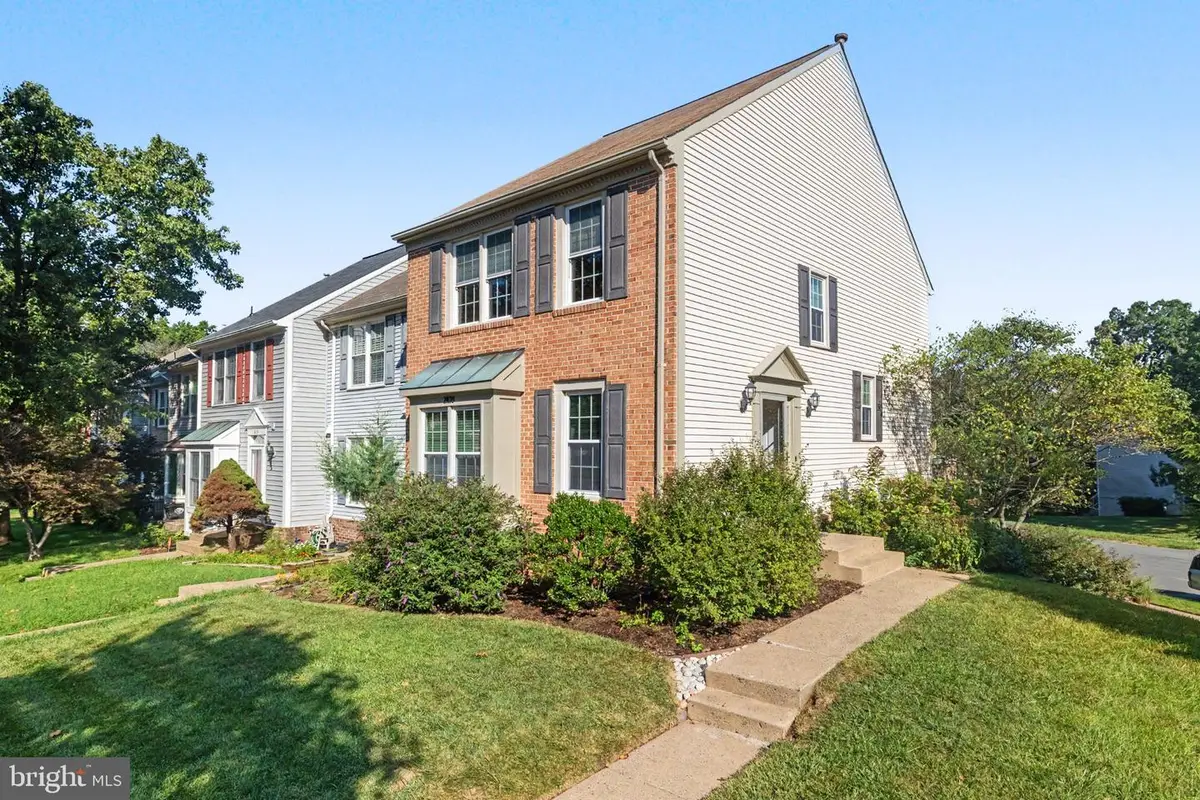 21130 Winding Brook Sq, Ashburn, VA 20147 - #1