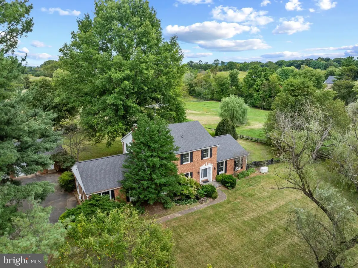 18780 Lincoln Rd, Purcellville, VA 20132 - #1