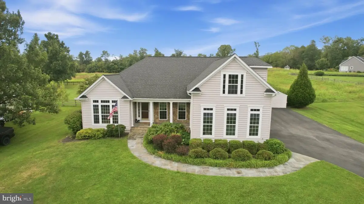 35987 Birch Hollow Ln, Purcellville, VA 20132 - #1