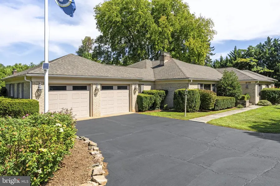 208 Wirt St Nw, Leesburg, VA 20176 - #2