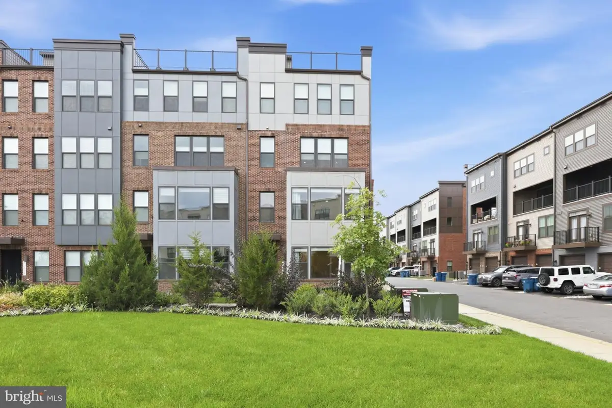 43728 Transit Sq, Ashburn, VA 20147 - #1