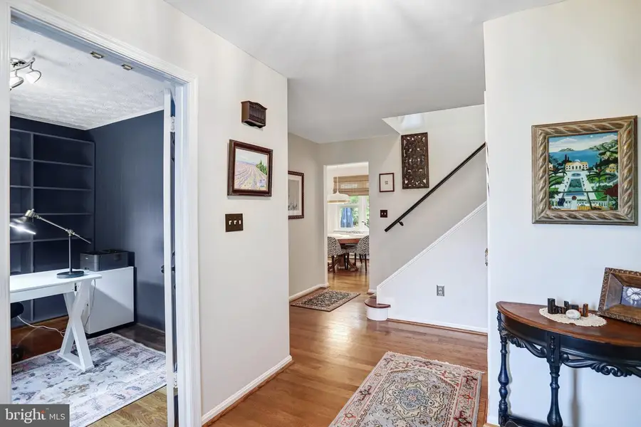 44 Acorn Ct, Sterling, VA 20164 - #2