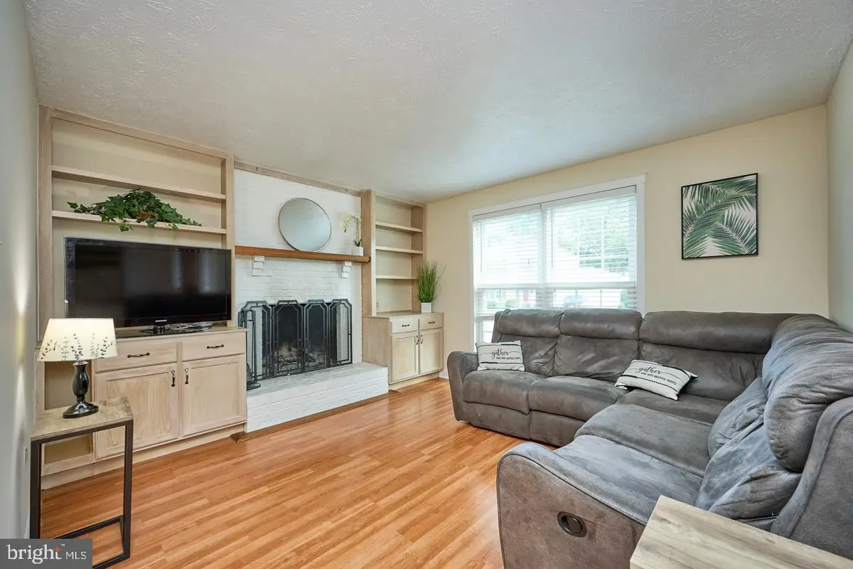 806 Rust Dr Ne, Leesburg, VA 20176 - #1