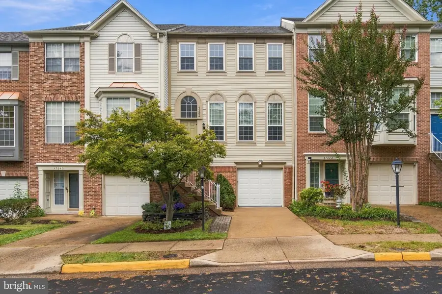 47642 Sandbank Sq, Sterling, VA 20165 - #2