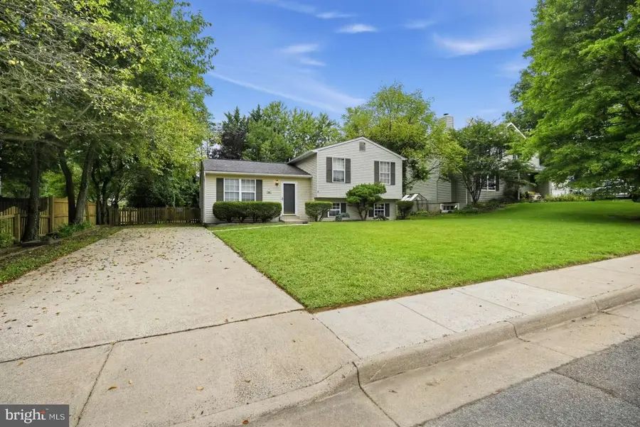 32 S Church St, Lovettsville, VA 20180 - #2