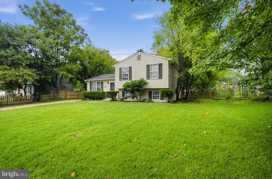 32 S Church St, Lovettsville, VA 20180 - #3