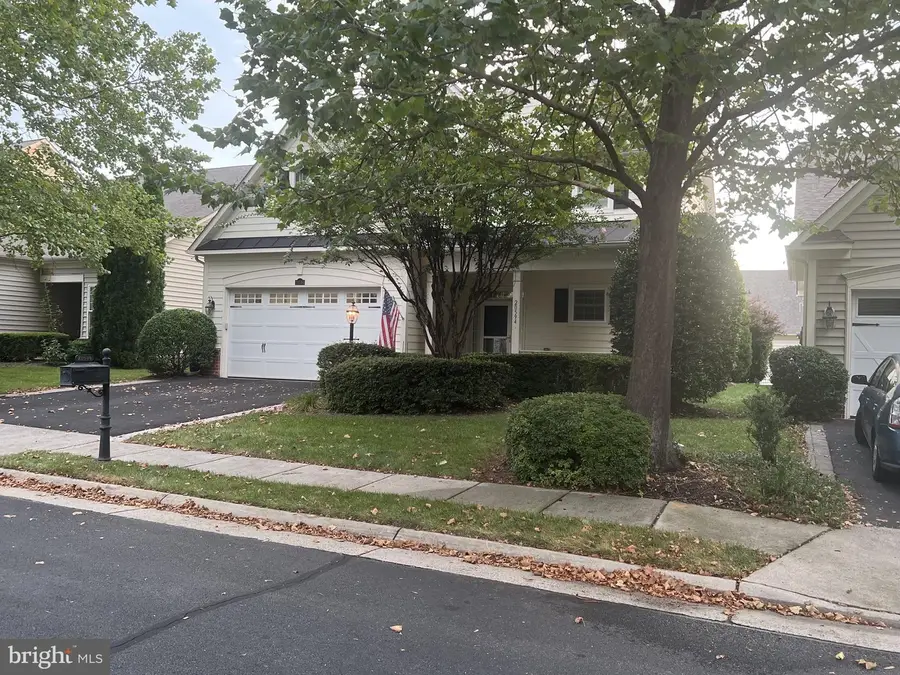 20594 Golden Ridge Dr, Ashburn, VA 20147 - #2