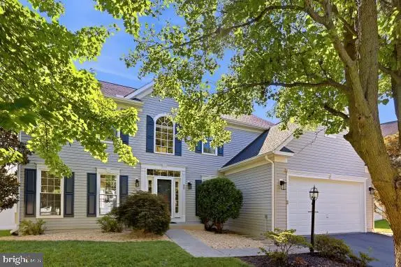 32 Potterfield Dr, Lovettsville, VA 20180 - #1