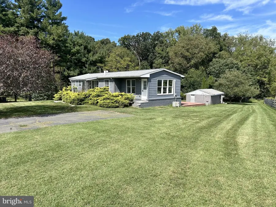 38936 Old Wheatland Rd, Waterford, VA 20197 - #2
