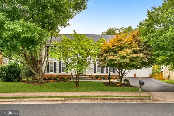 121 Regina Dr, STERLING, VA 20165