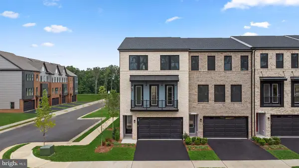 3 Picasso Square #tyce 24-f2, ASHBURN, VA 20148