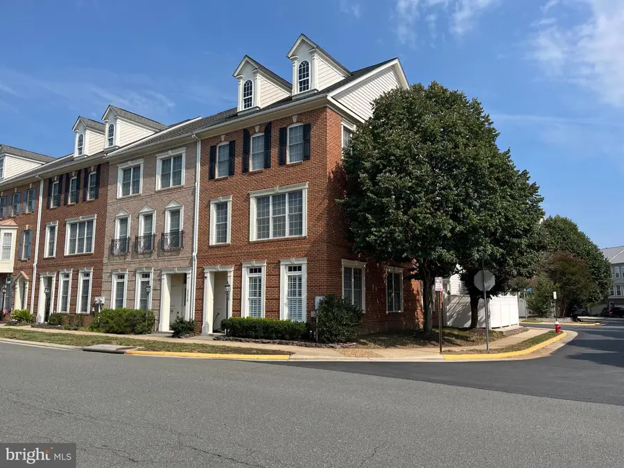 42520 Legacy Park Dr, Brambleton, VA 20148 - #2