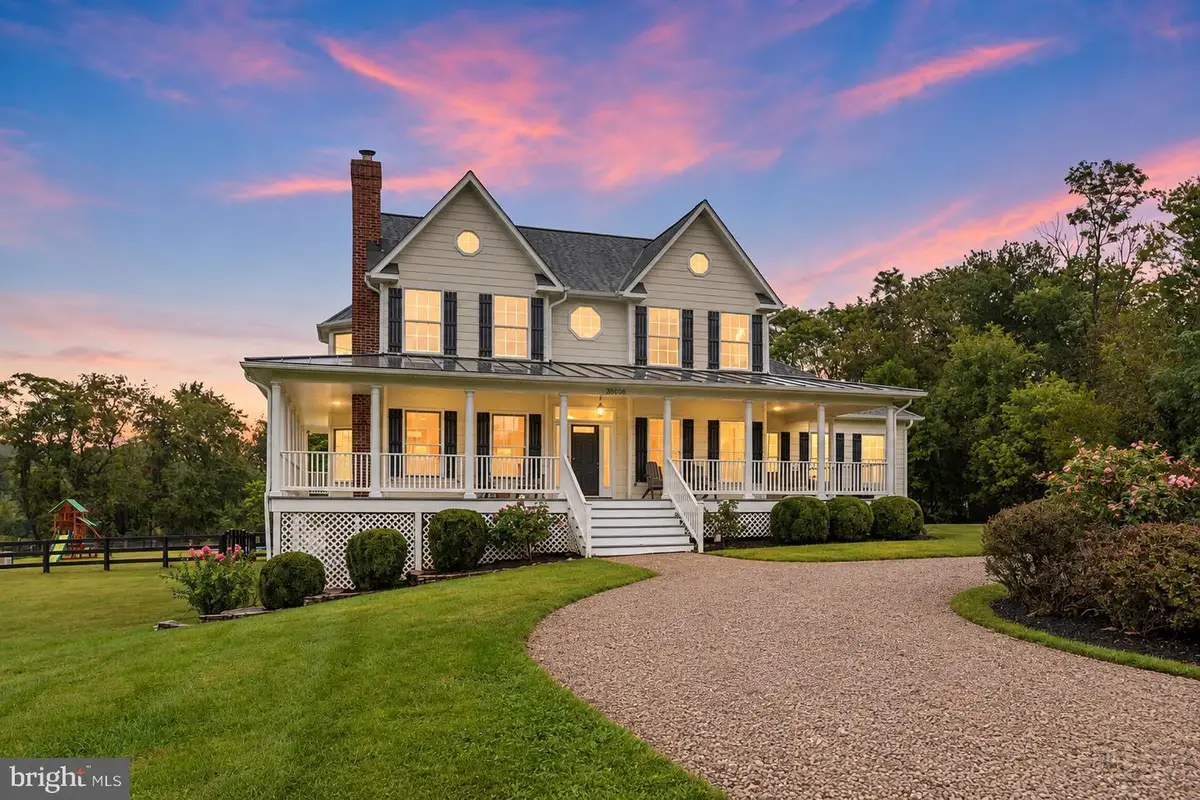 36906 N Fork Rd, Purcellville, VA 20132 - #1