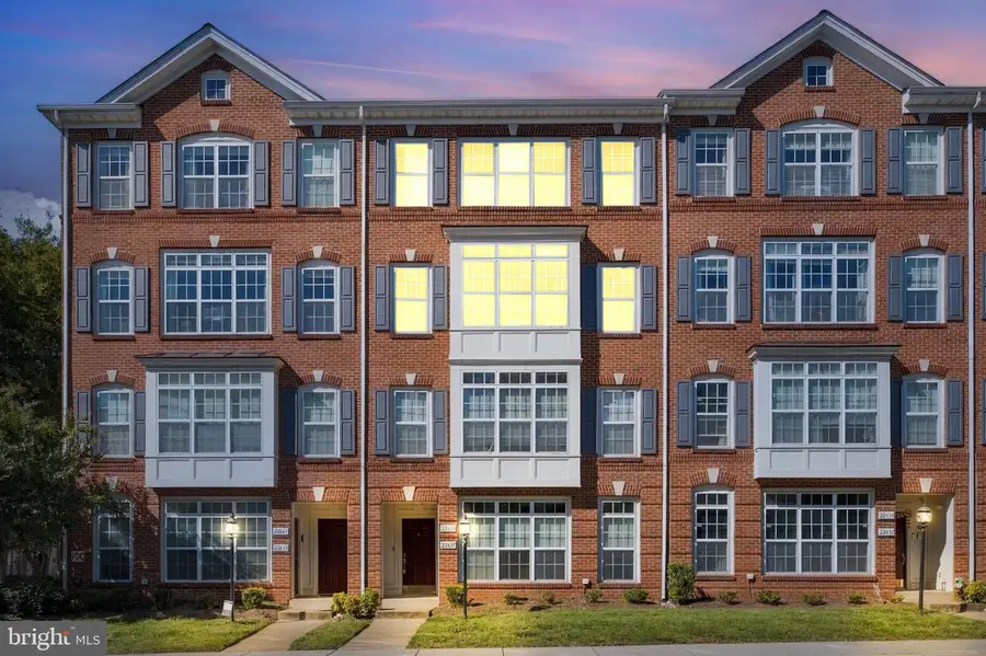 22637 Settlers Trail Ter, Brambleton, VA 20148 - #2
