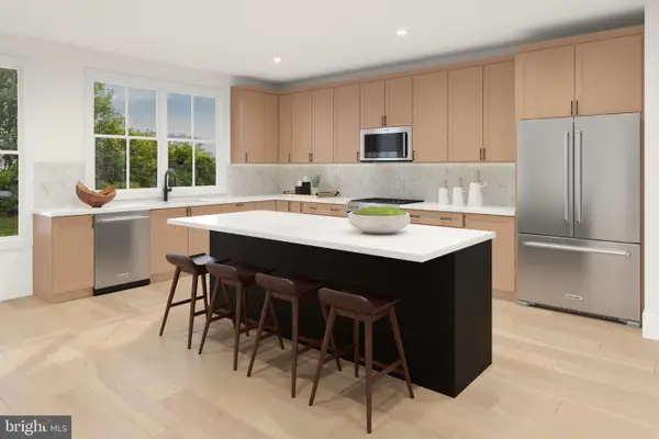 25017 Rosslare Harbour Ter, CHANTILLY, VA 20152