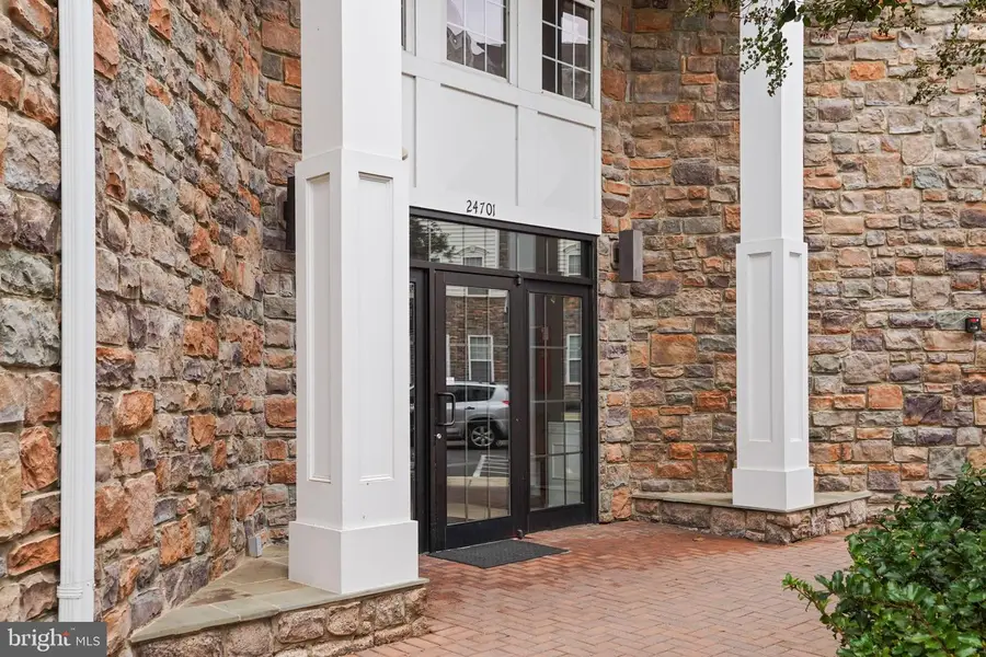 24701 Byrne Meadow Sq #211, Aldie, VA 20105 - #3