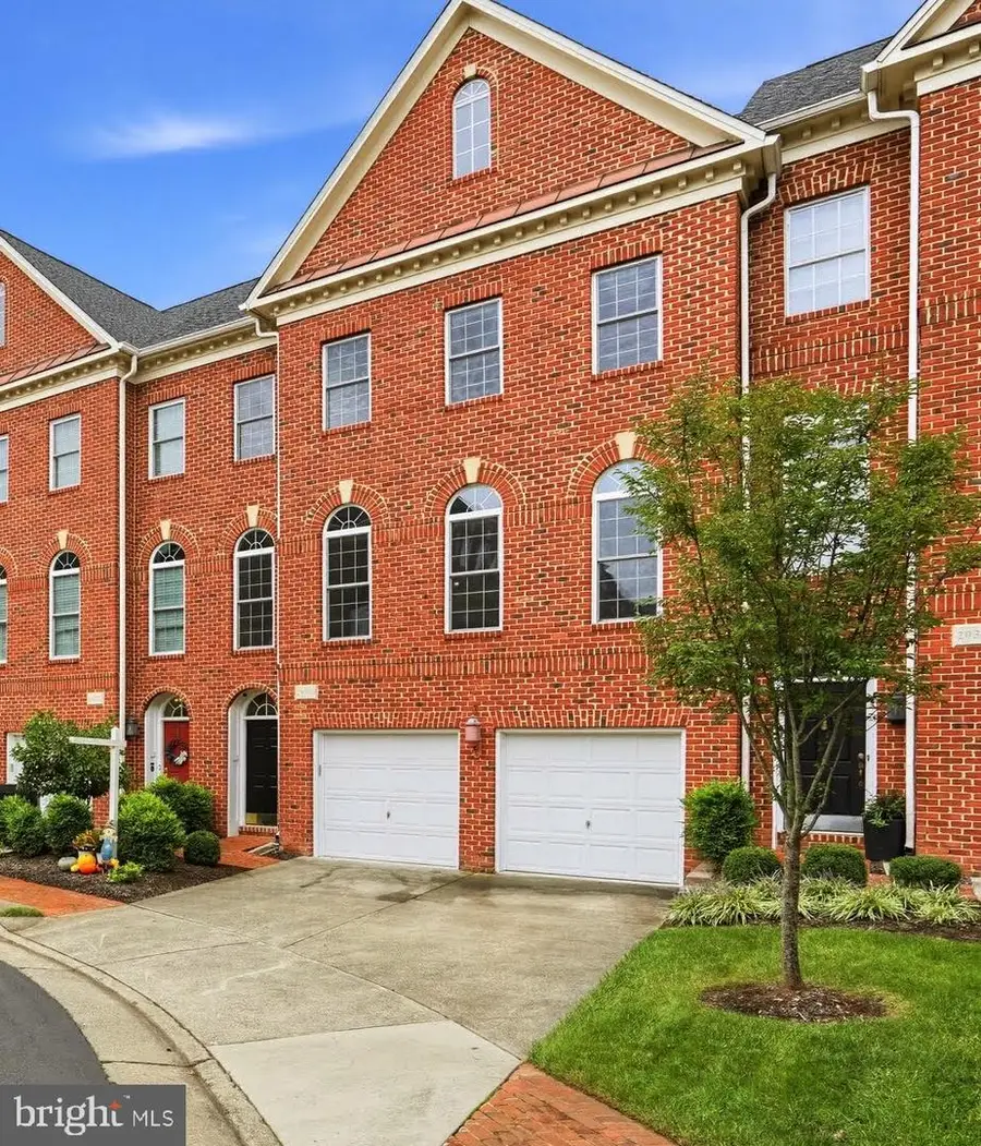 20374 Fallsway Ter, Sterling, VA 20165 - #2