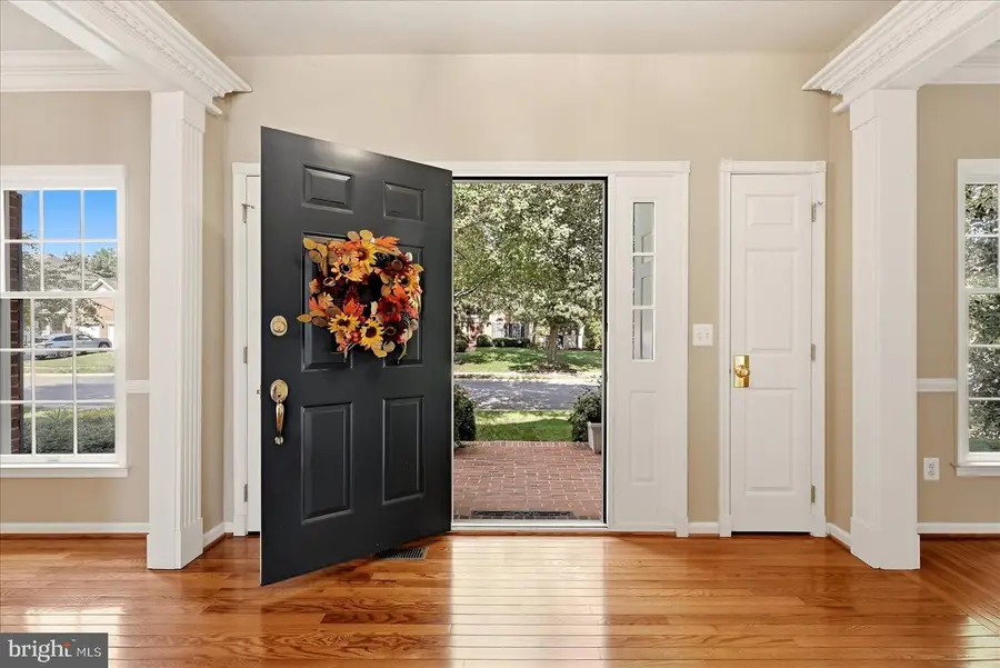 43761 Woodworth Ct, Ashburn, VA 20147 - #2