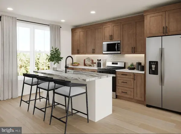 25067 Deselby Sq, CHANTILLY, VA 20152