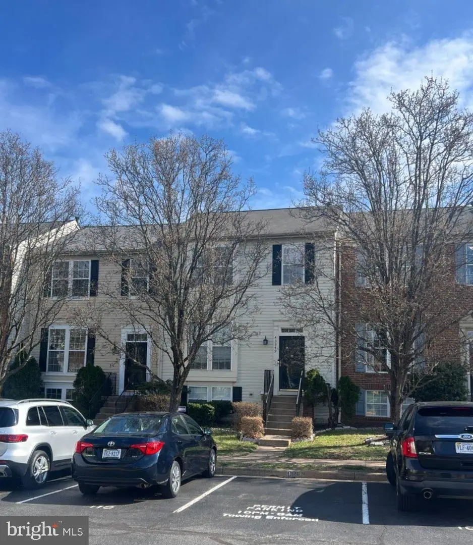 43349 Chokeberry Sq, Ashburn, VA 20147 - #1
