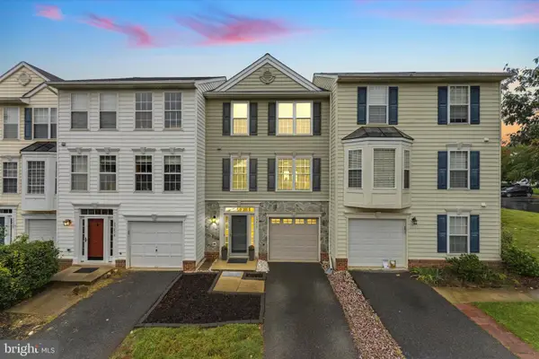 35872 Devon Park Sq, ROUND HILL, VA 20141