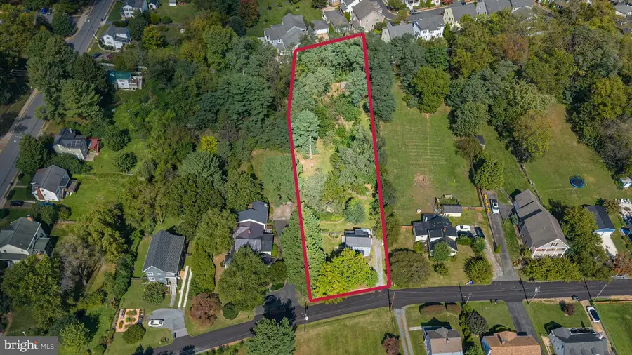 211 E G St, Purcellville, VA 20132 - #2