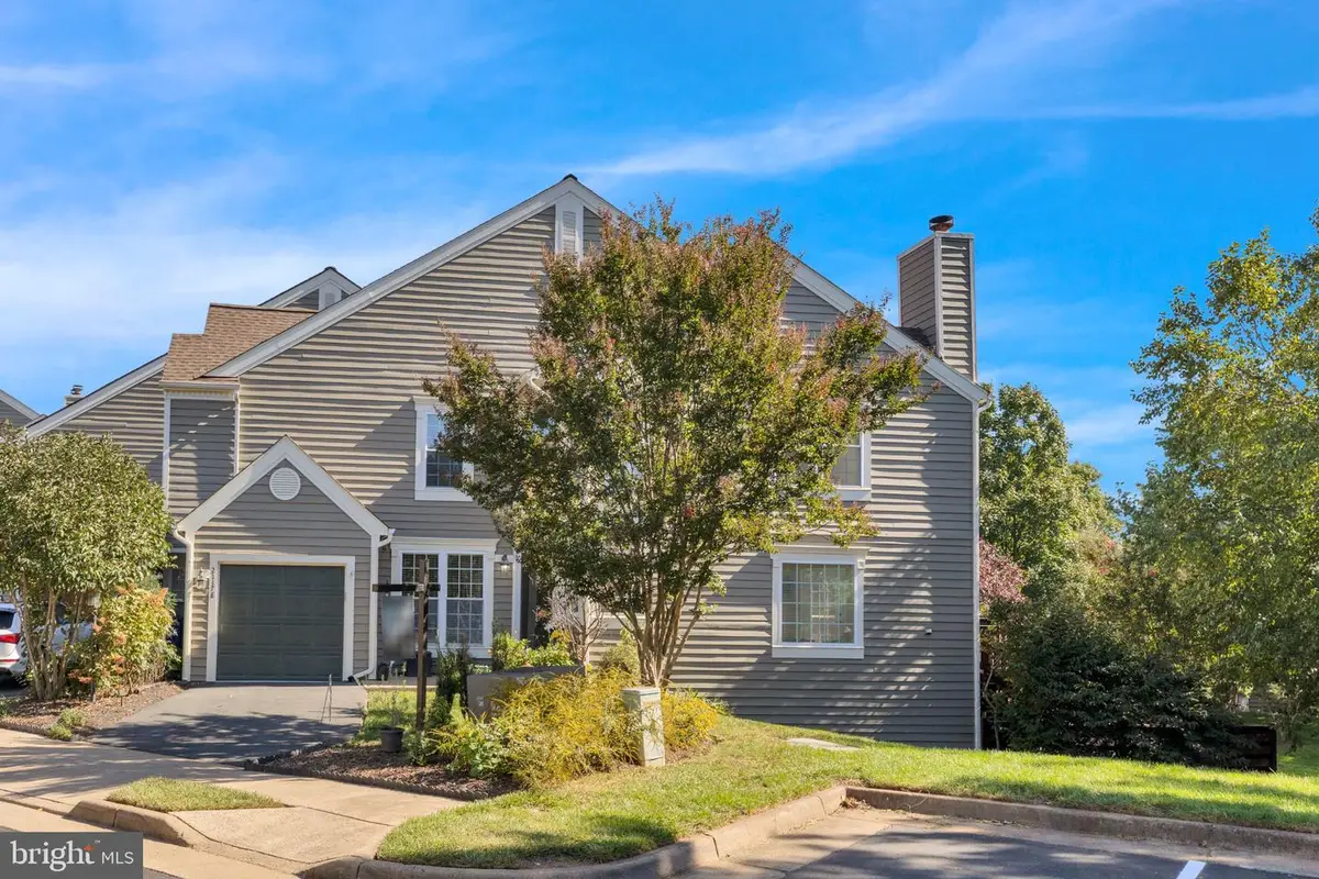 21178 Wildflower Sq, Ashburn, VA 20147 - #1