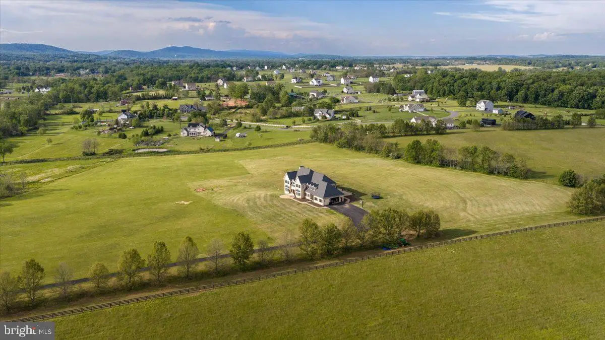 15028 Merritt Farm Ln, Leesburg, VA 20176 - #1