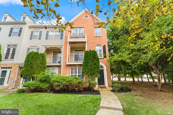 23005 Bulwark Ter, BRAMBLETON, VA 20148