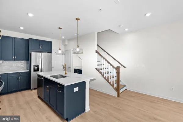 19763 Sepia Sq, ASHBURN, VA 20147